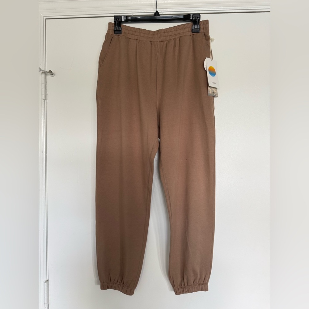 Vuori Boyfriend Joggers NWT